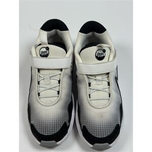 Nike Air Max Boys/Girls Running Shoes White Black Size 3Y